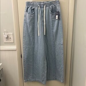 Universal Thread Light Denim wide leg jeans